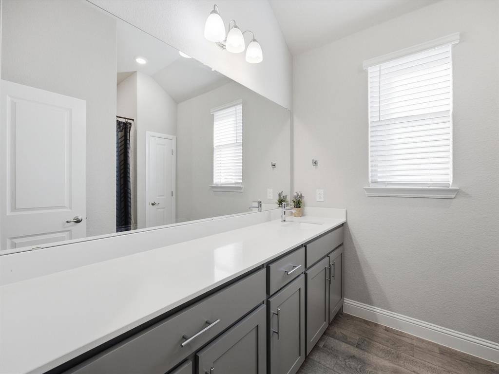 1006 Fairhaven Drive, Midlothian, TX 76065