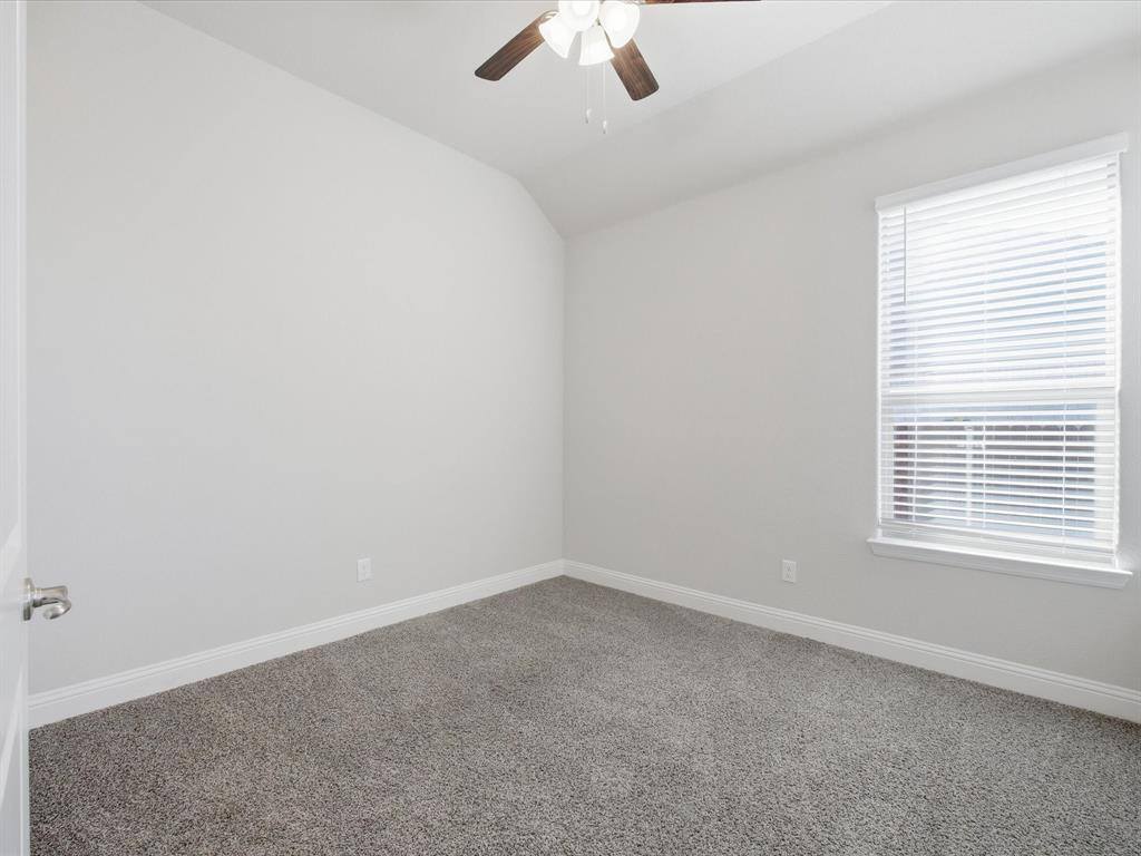 1006 Fairhaven Drive, Midlothian, TX 76065