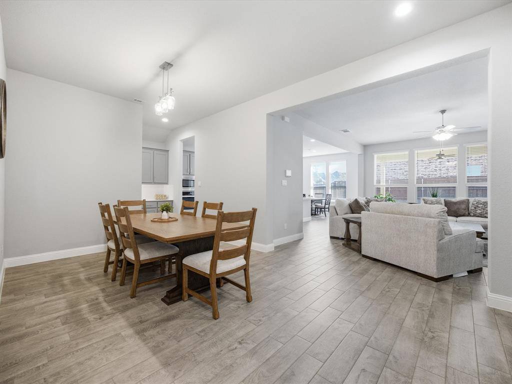 1006 Fairhaven Drive, Midlothian, TX 76065