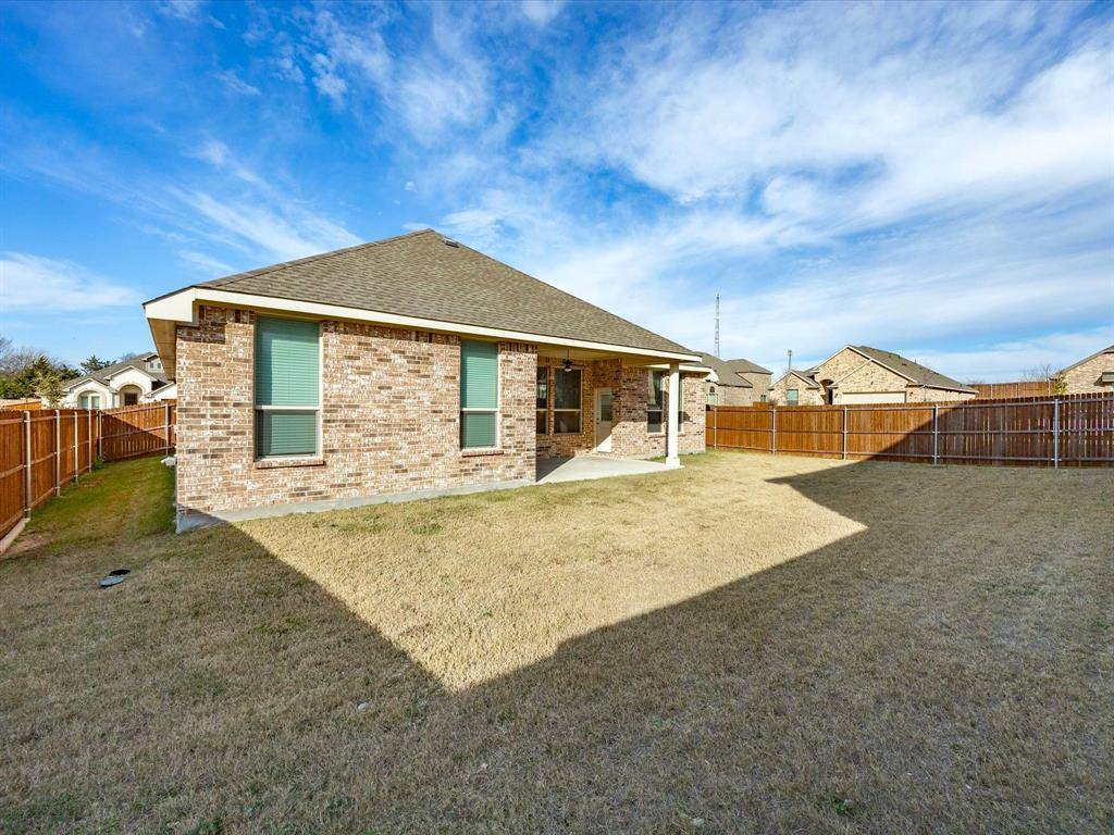 1006 Fairhaven Drive, Midlothian, TX 76065