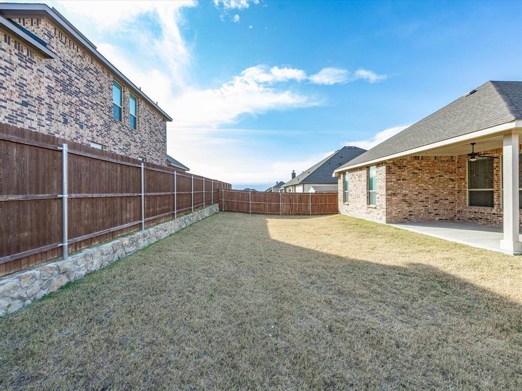 1006 Fairhaven Drive, Midlothian, TX 76065