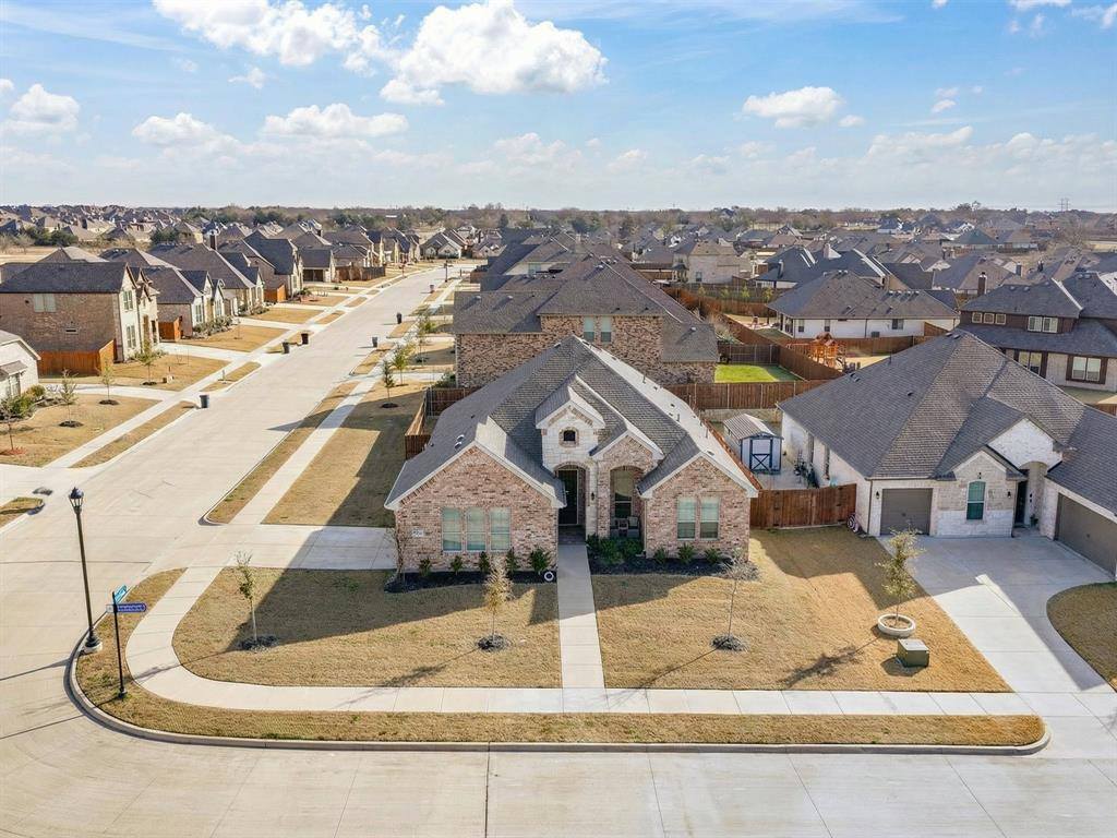1006 Fairhaven Drive, Midlothian, TX 76065