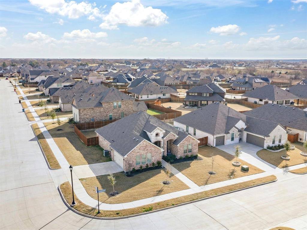 1006 Fairhaven Drive, Midlothian, TX 76065