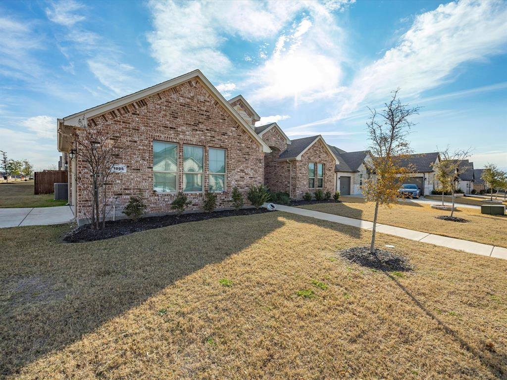 1006 Fairhaven Drive, Midlothian, TX 76065