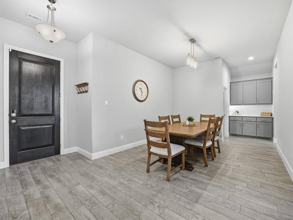 1006 Fairhaven Drive, Midlothian, TX 76065