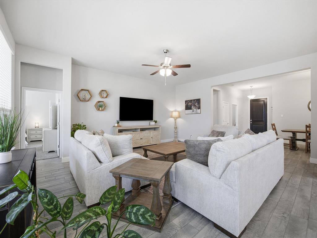 1006 Fairhaven Drive, Midlothian, TX 76065