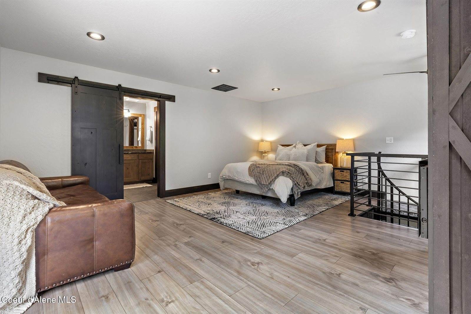 12704 North Lakewood Dr, Hayden, ID 83835