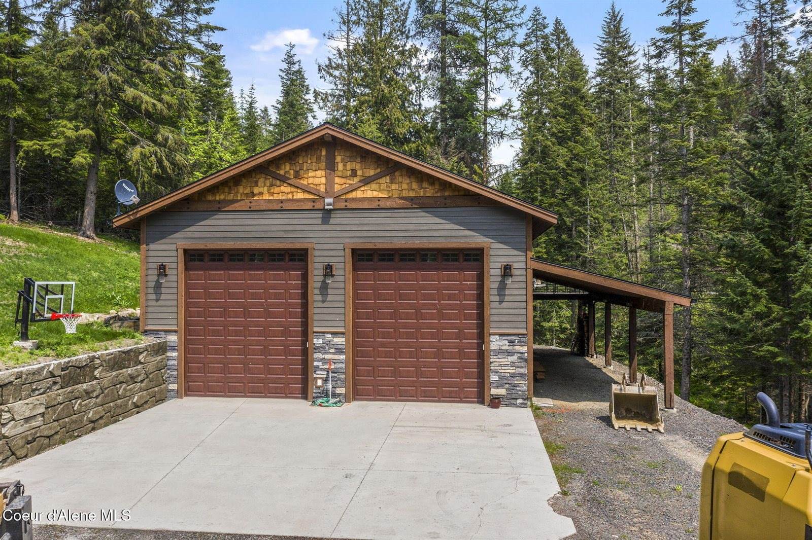 12704 North Lakewood Dr, Hayden, ID 83835