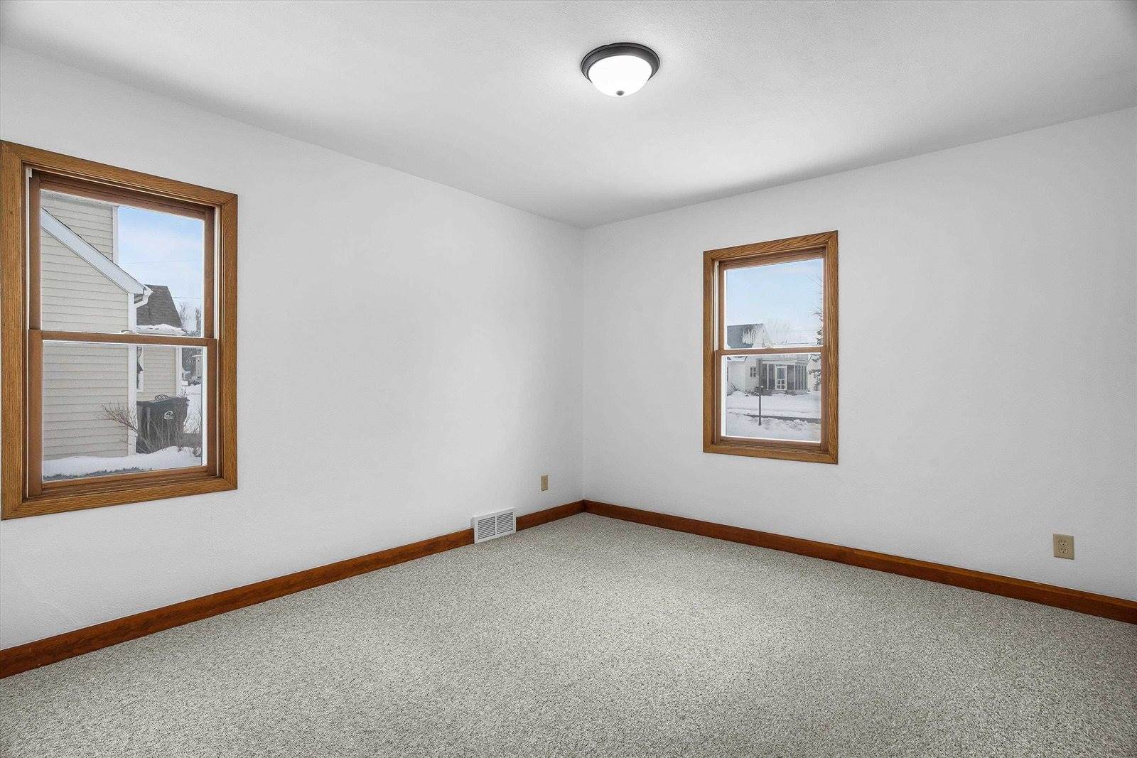 604 S Apple Avenue, Marshfield, WI 54449