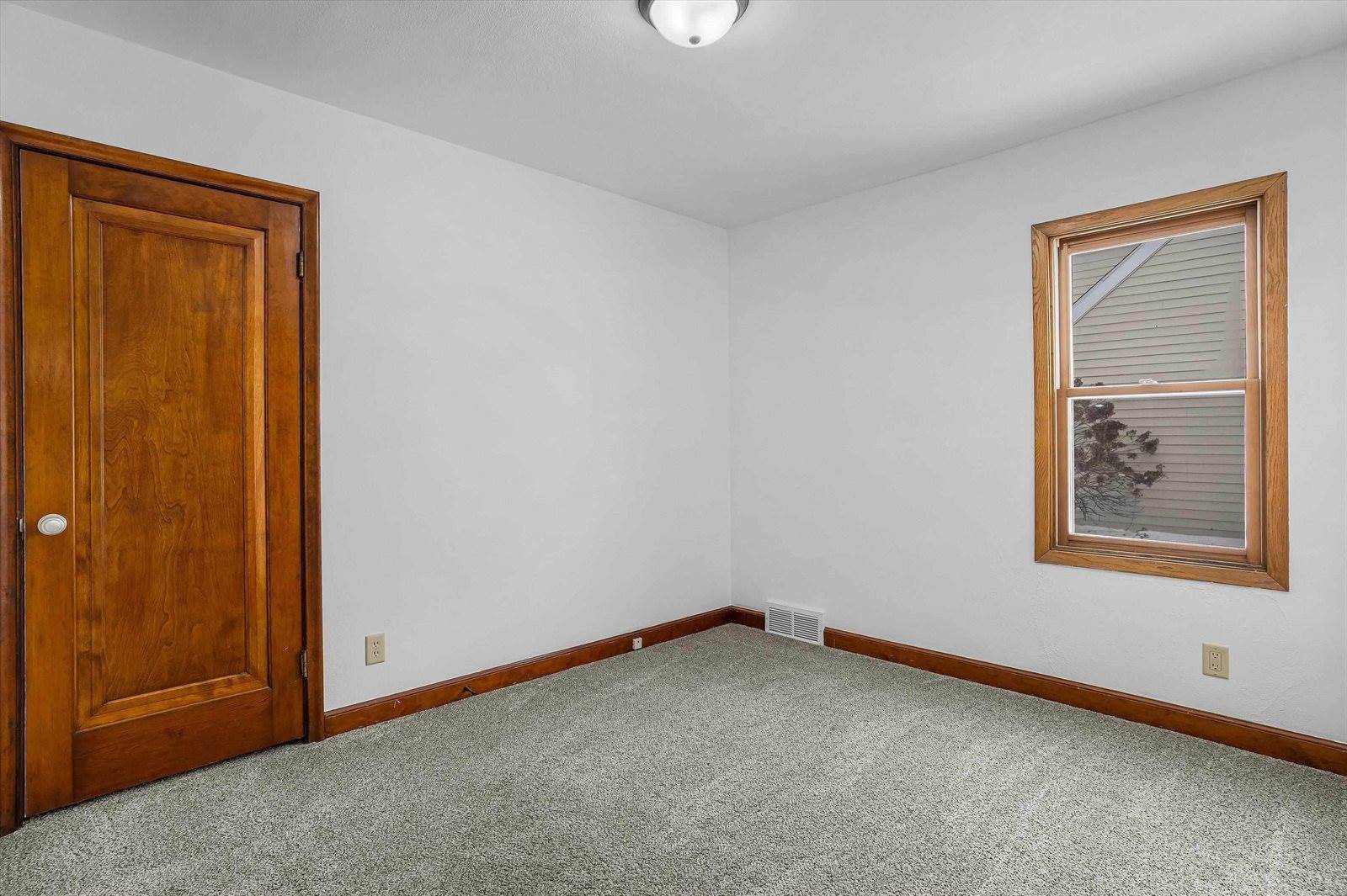 604 S Apple Avenue, Marshfield, WI 54449