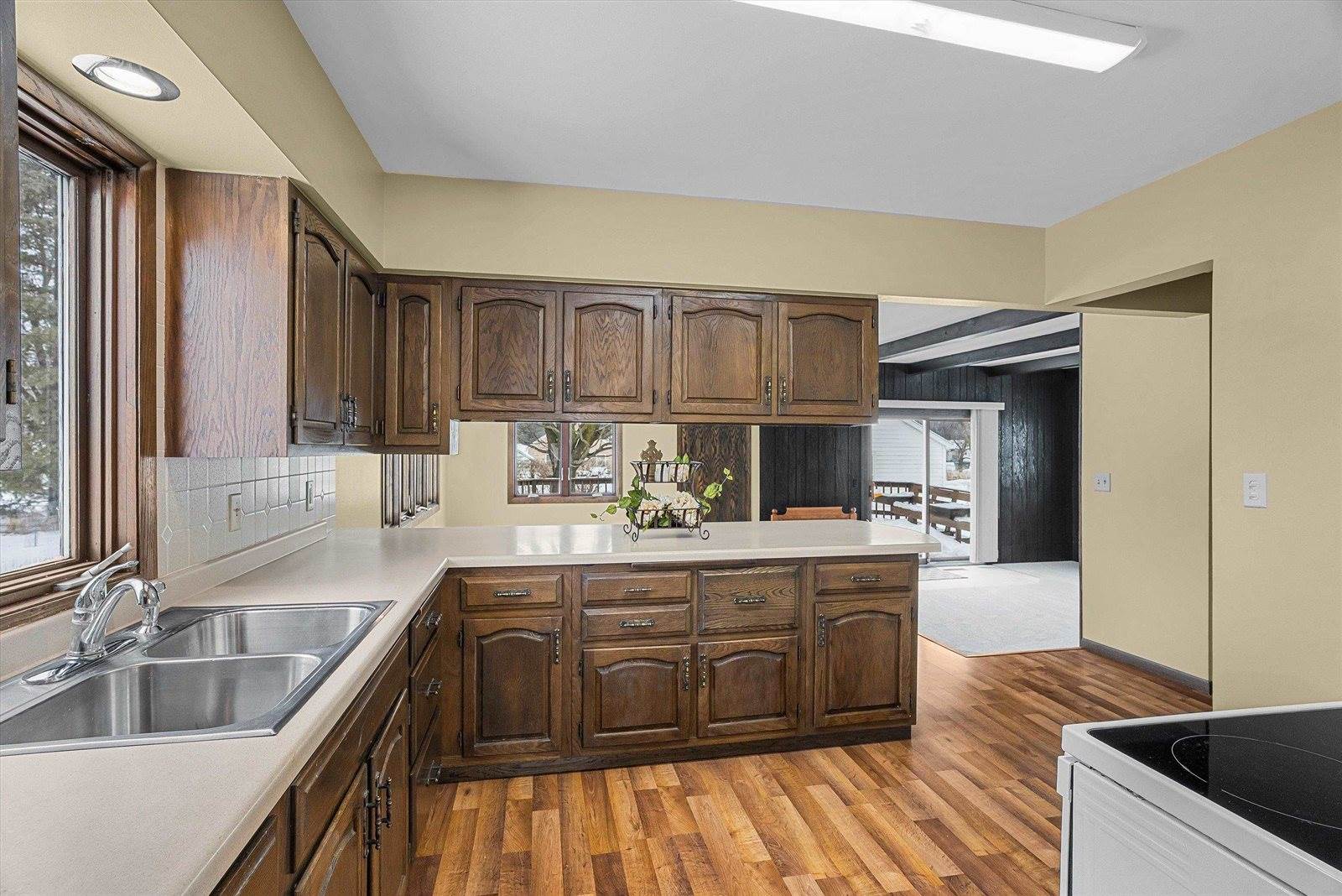 604 S Apple Avenue, Marshfield, WI 54449