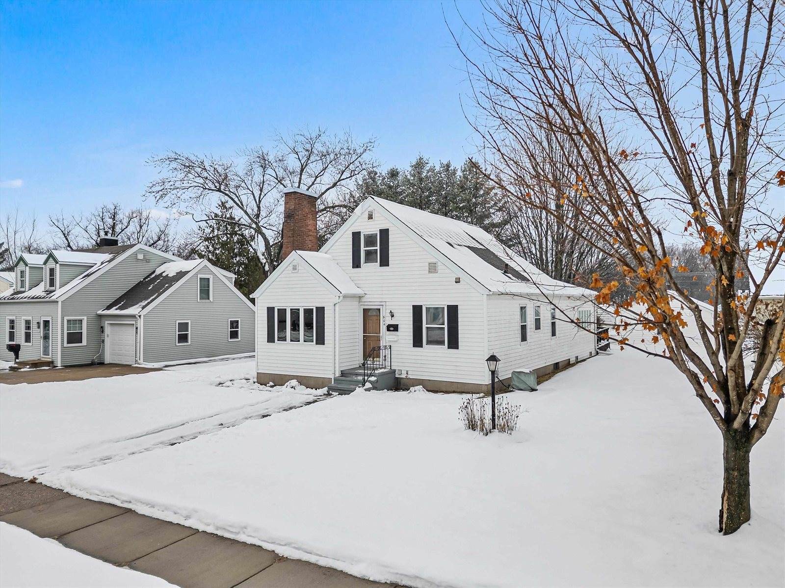 604 S Apple Avenue, Marshfield, WI 54449