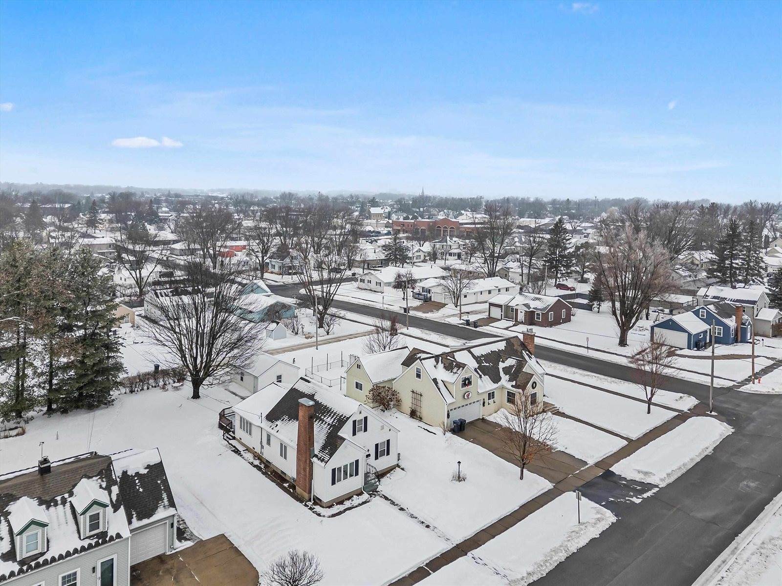 604 S Apple Avenue, Marshfield, WI 54449