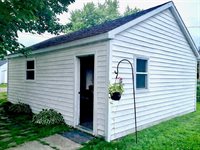 604 S Apple Avenue, Marshfield, WI 54449