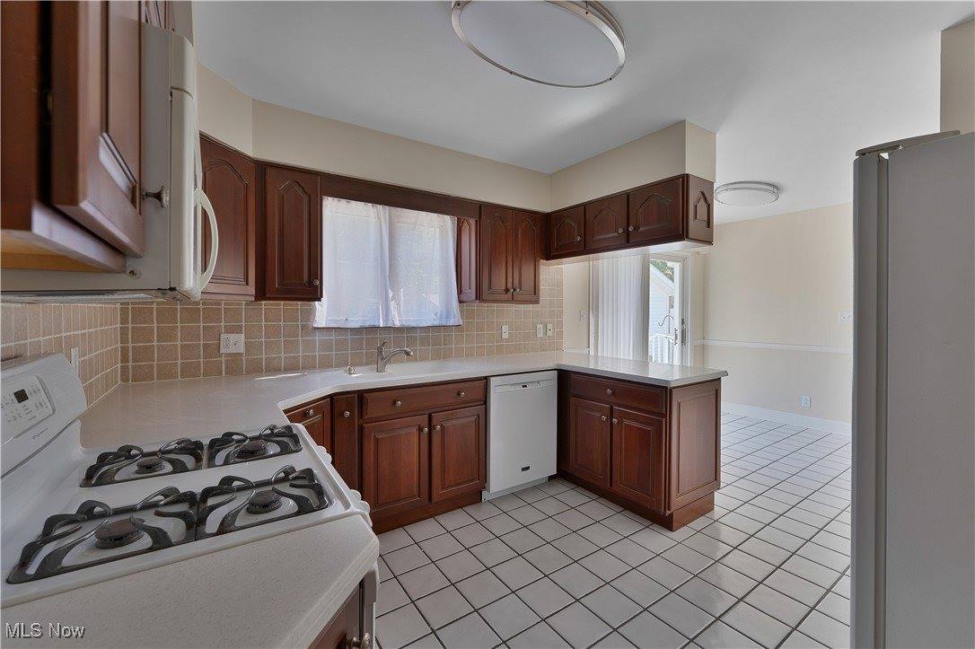 4185 Adeer Drive, Canfield, OH 44406