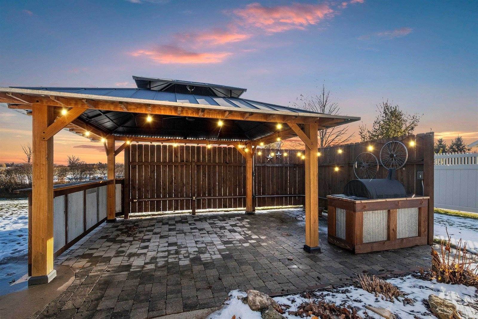 2141 Wheat Way, Green Bay, WI 54311