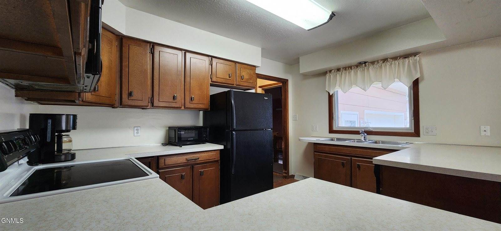 207 Roosevelt Avenue, Underwood, ND 58576