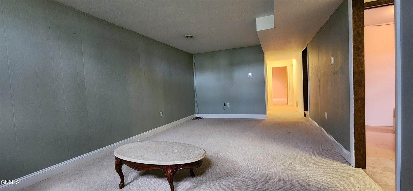 207 Roosevelt Avenue, Underwood, ND 58576