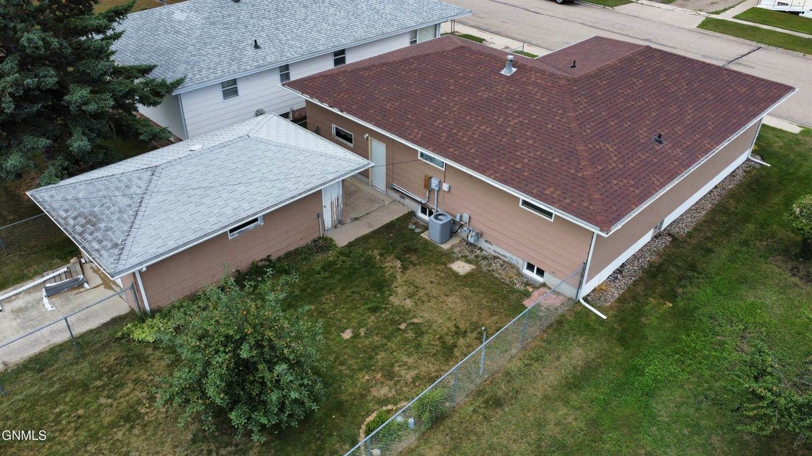 207 Roosevelt Avenue, Underwood, ND 58576