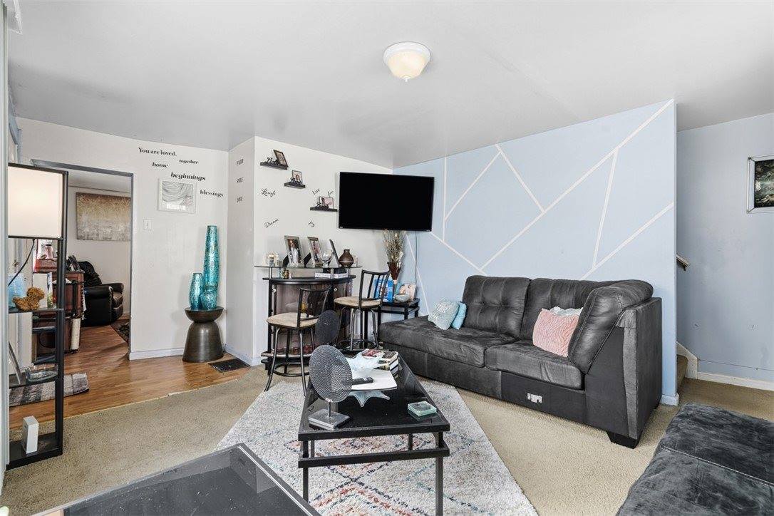 1500 Brinton Rd, Forest Hills Boro, PA 15221