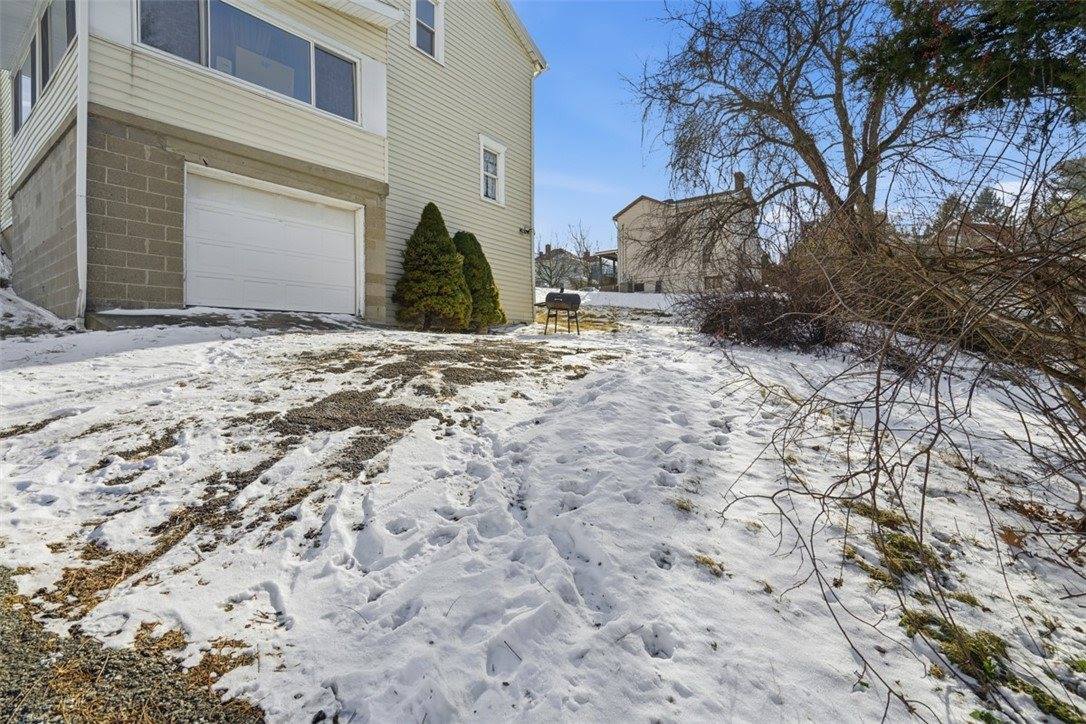 1500 Brinton Rd, Forest Hills Boro, PA 15221