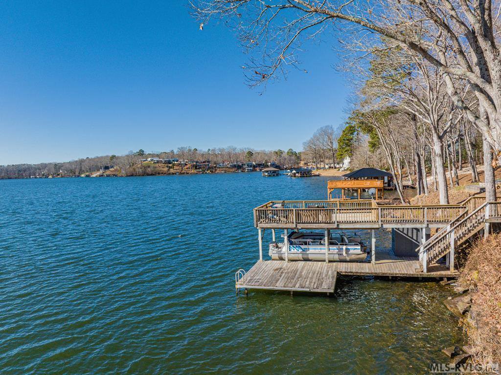 287 Lakeview Drive, Bracey, VA 23919