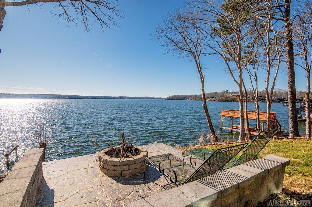 287 Lakeview Drive, Bracey, VA 23919