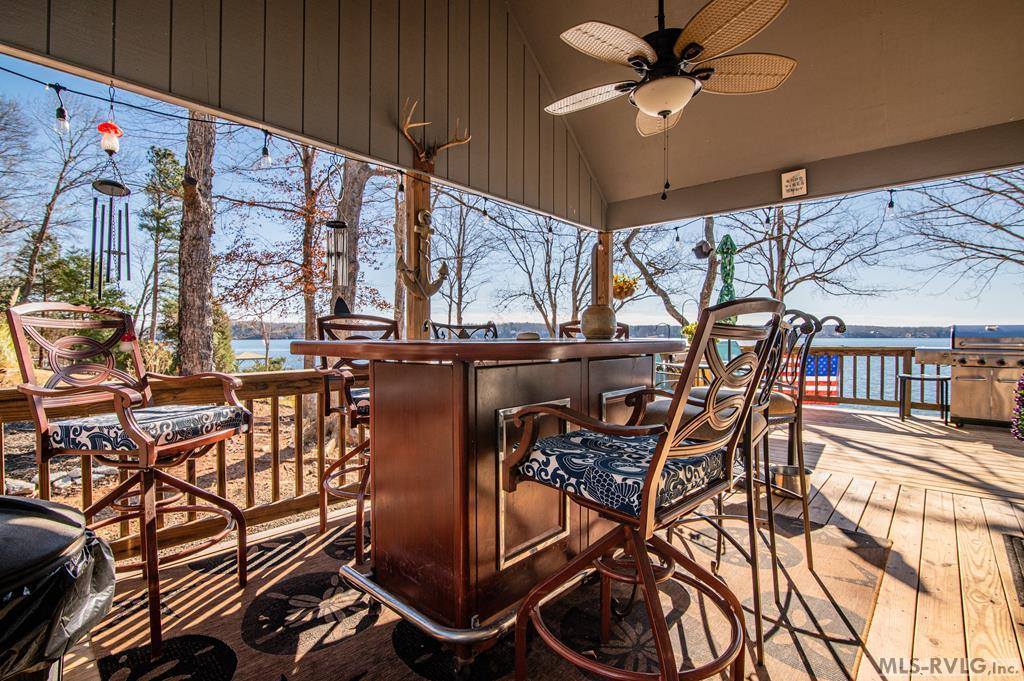 287 Lakeview Drive, Bracey, VA 23919