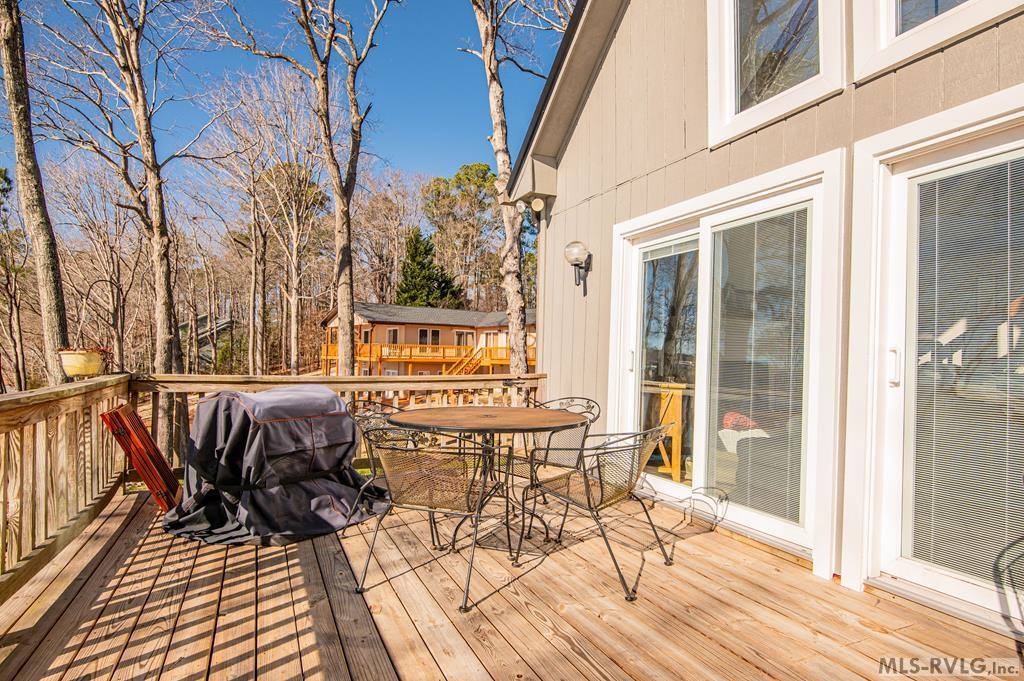 287 Lakeview Drive, Bracey, VA 23919