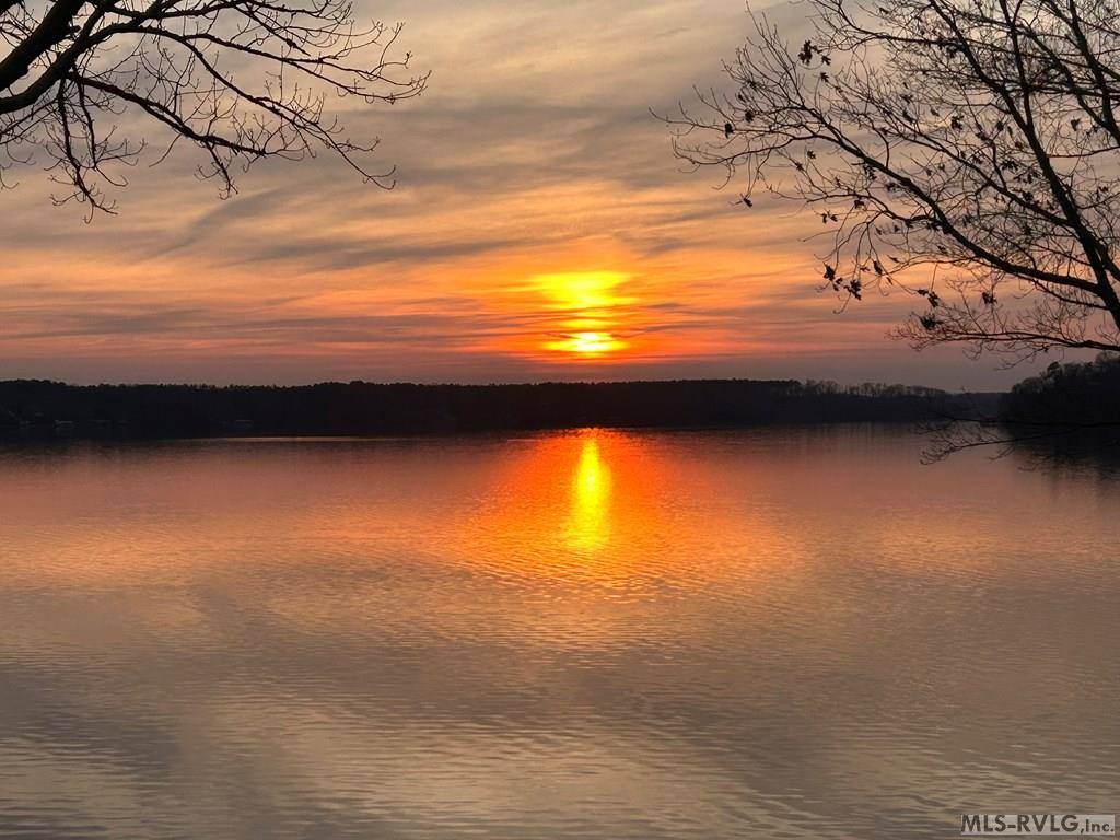 287 Lakeview Drive, Bracey, VA 23919