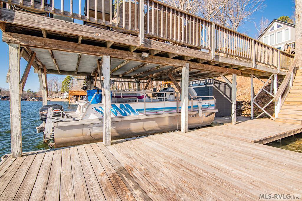 287 Lakeview Drive, Bracey, VA 23919