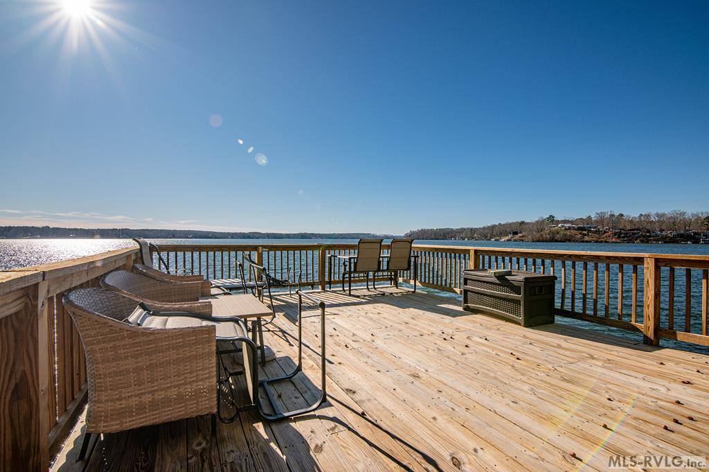 287 Lakeview Drive, Bracey, VA 23919