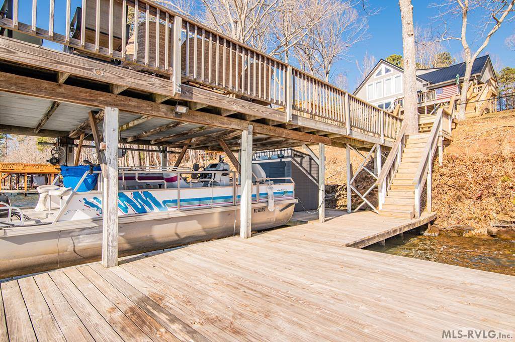 287 Lakeview Drive, Bracey, VA 23919