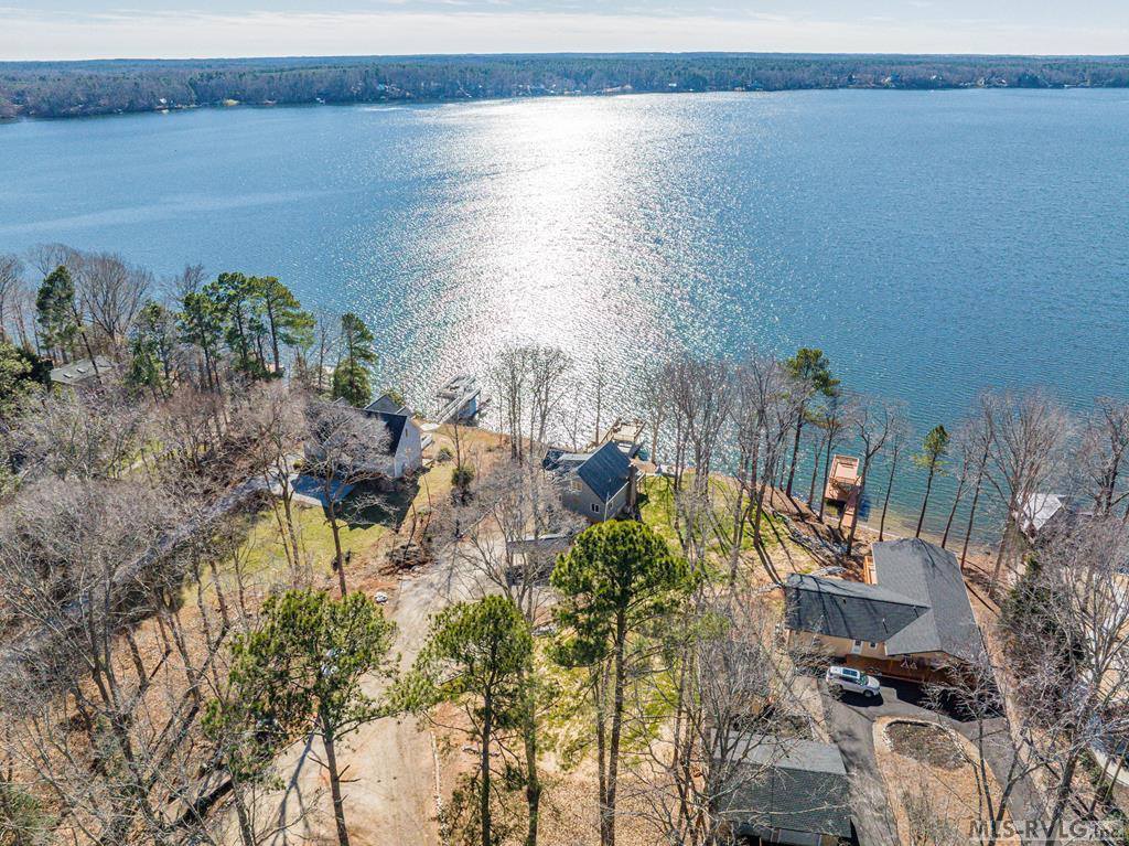 287 Lakeview Drive, Bracey, VA 23919