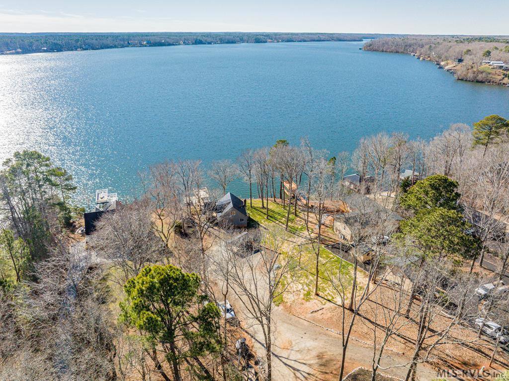 287 Lakeview Drive, Bracey, VA 23919