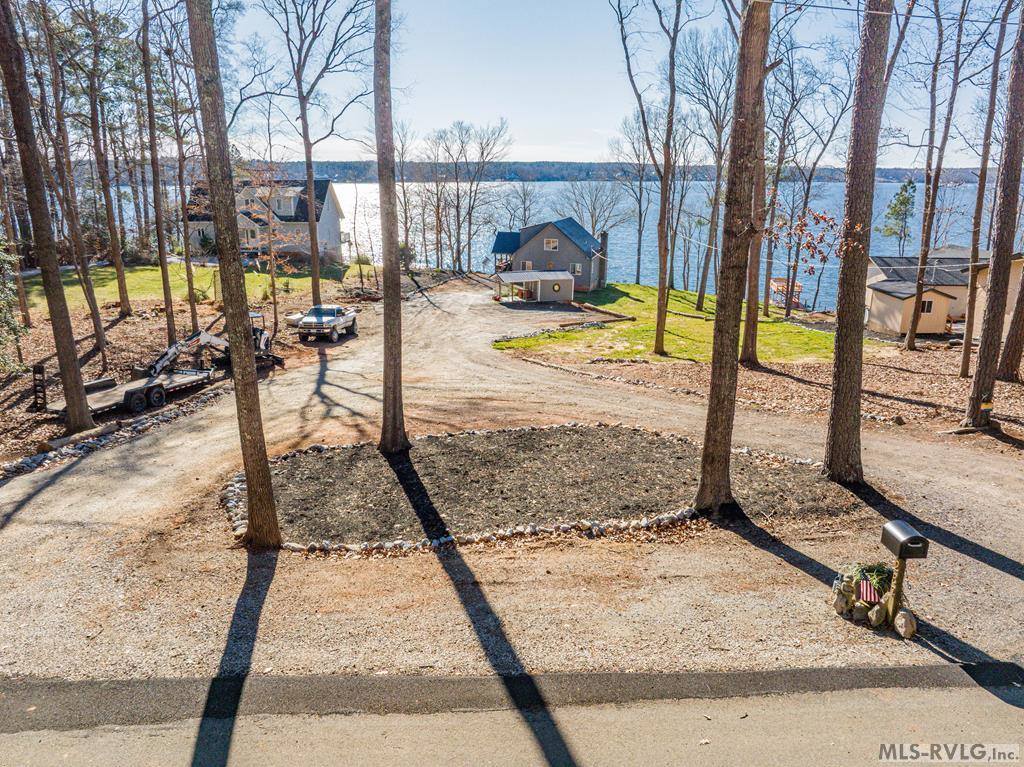 287 Lakeview Drive, Bracey, VA 23919