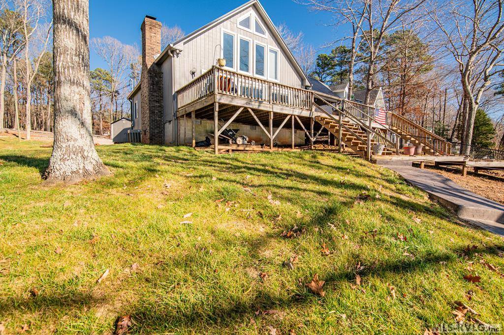 287 Lakeview Drive, Bracey, VA 23919