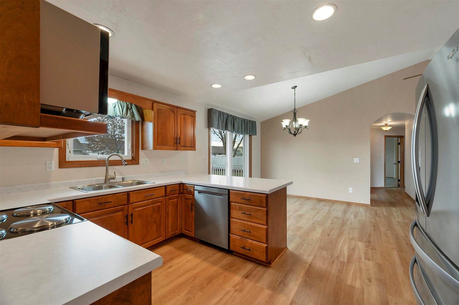 1225 Drews Drive, De Pere, WI 54115