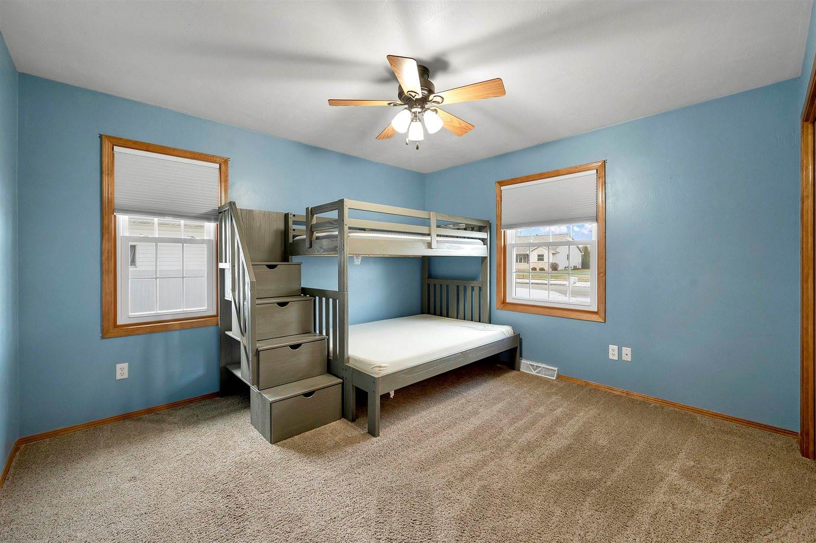 1225 Drews Drive, De Pere, WI 54115