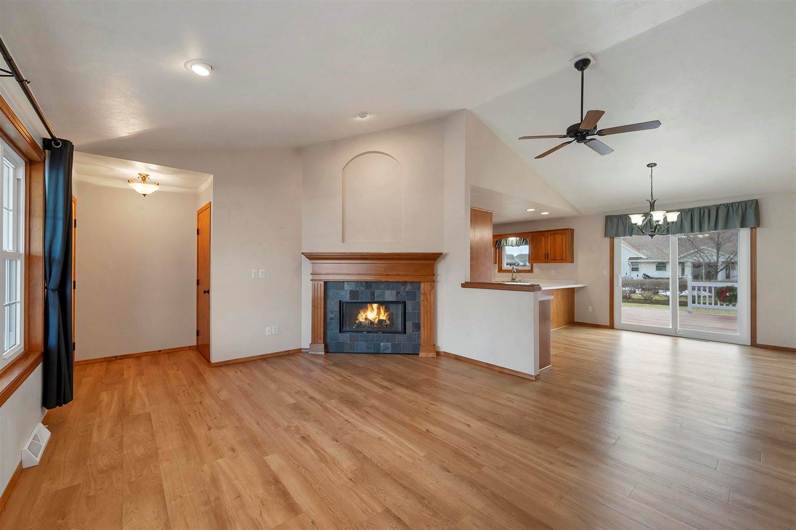 1225 Drews Drive, De Pere, WI 54115