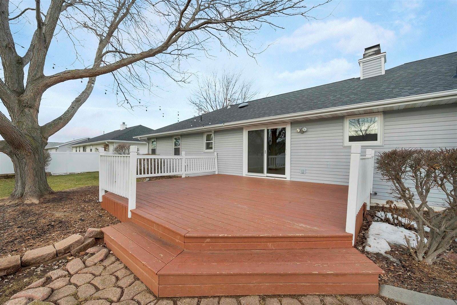 1225 Drews Drive, De Pere, WI 54115