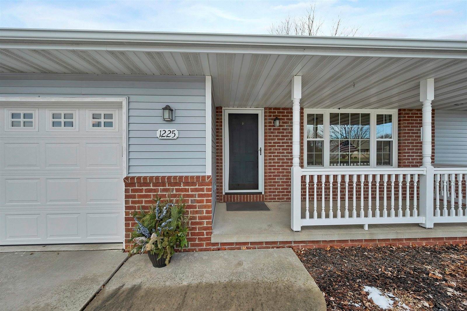 1225 Drews Drive, De Pere, WI 54115