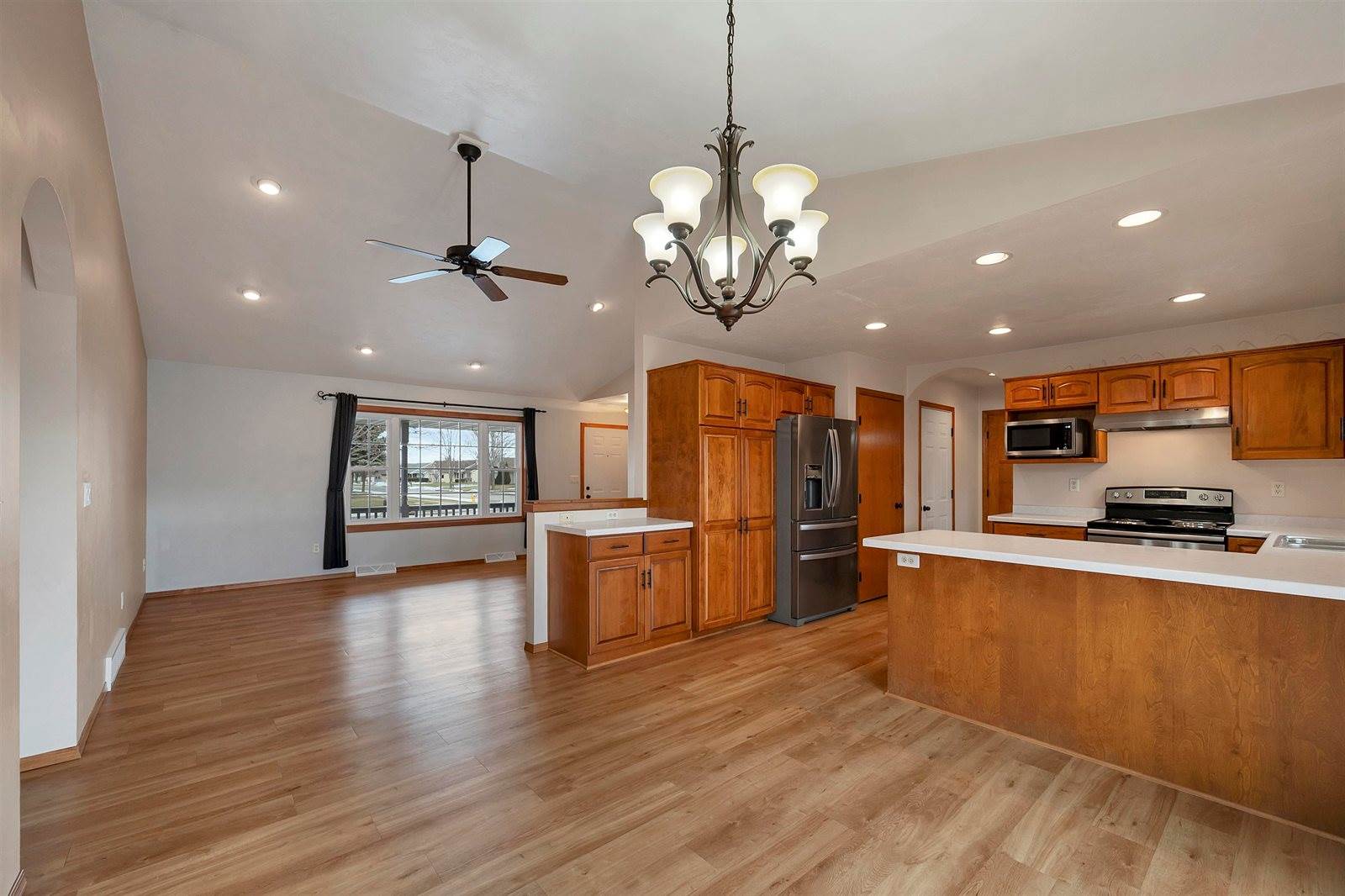 1225 Drews Drive, De Pere, WI 54115