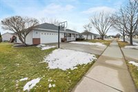 1225 Drews Drive, De Pere, WI 54115