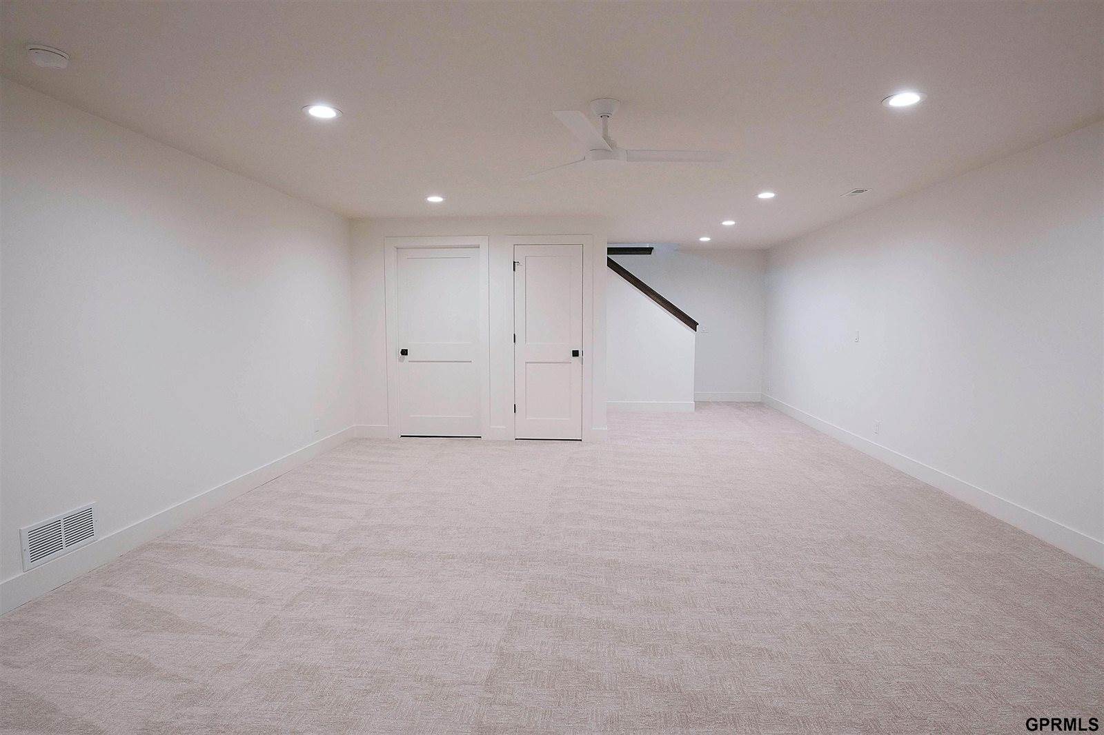 18104 Cooper Street, Gretna, NE 68028