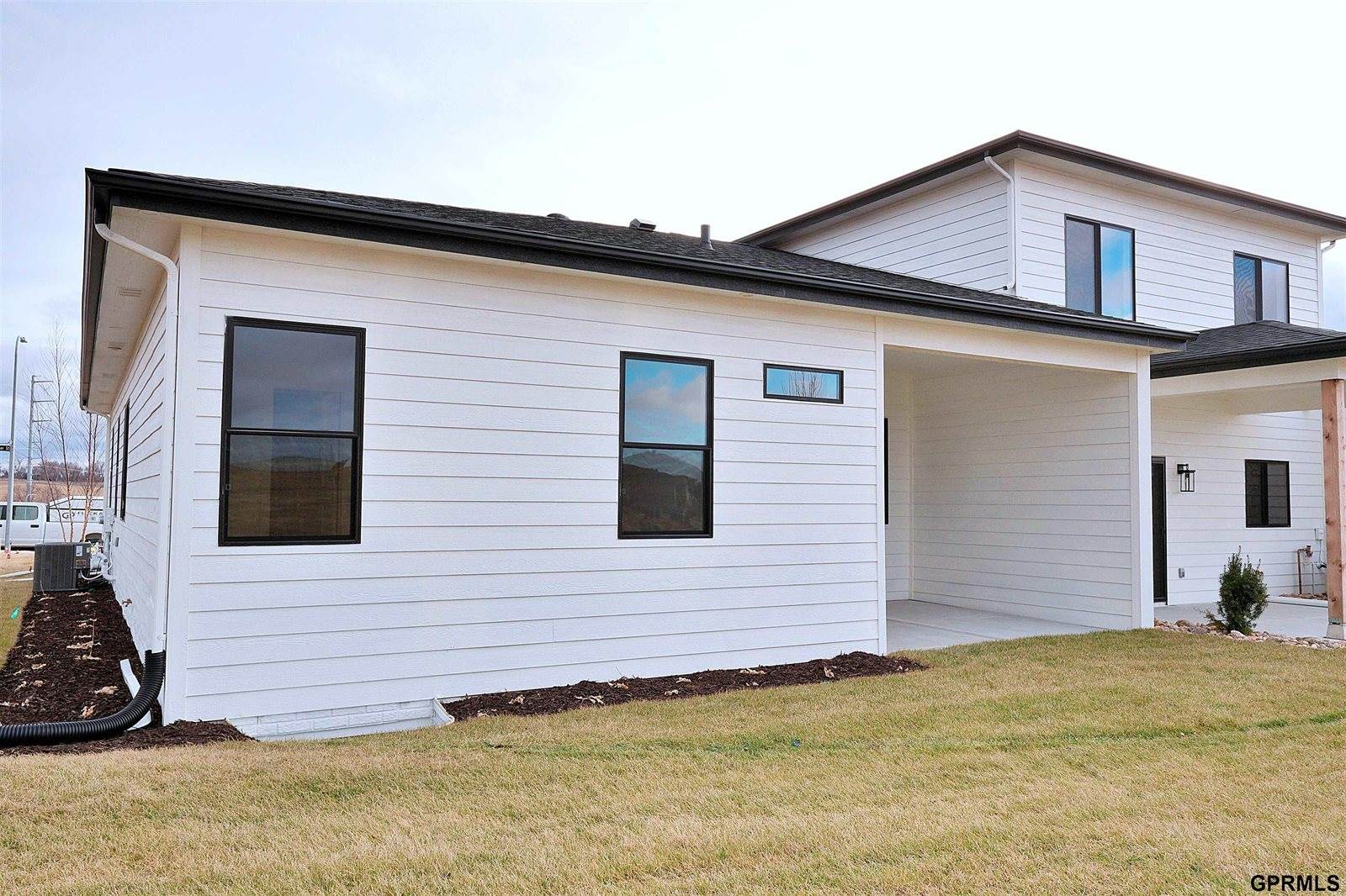 18104 Cooper Street, Gretna, NE 68028