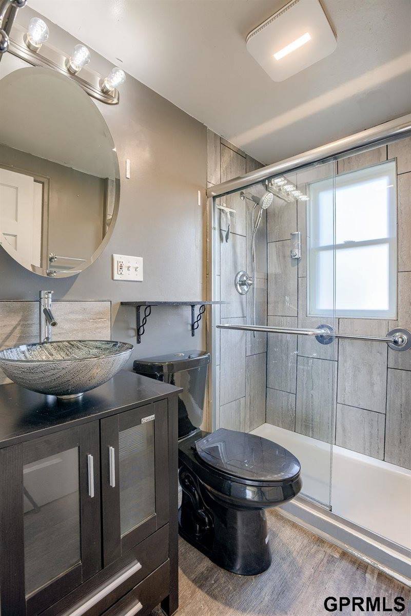 5818 North 24Th Street, Omaha, NE 68110