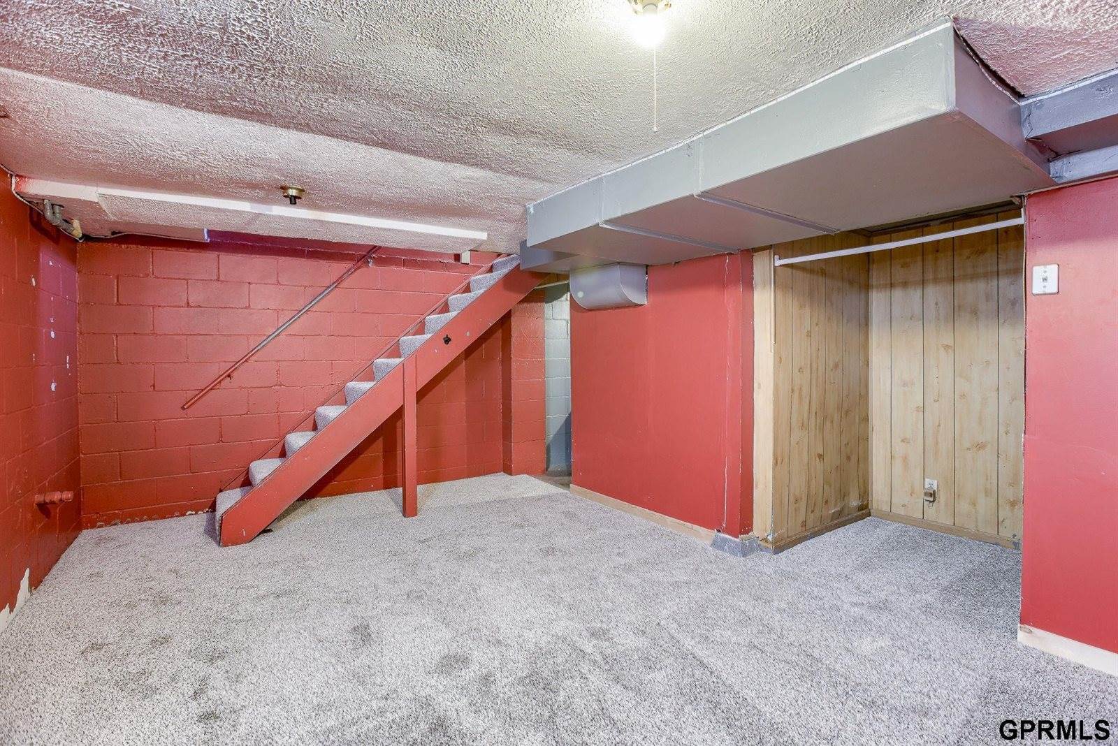 5818 North 24Th Street, Omaha, NE 68110