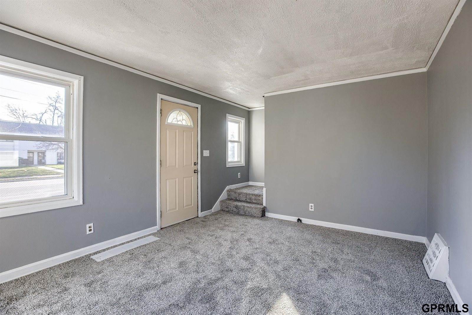 5818 North 24Th Street, Omaha, NE 68110