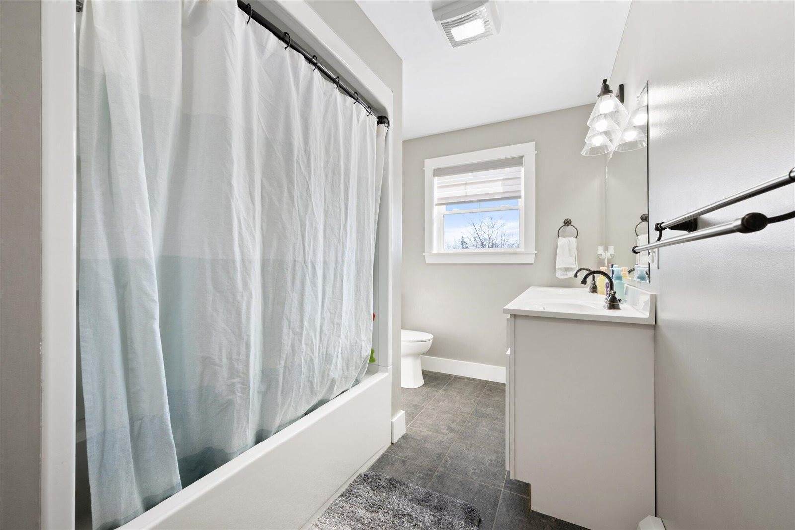 1197 Western Avenue, Hampden, ME 04444